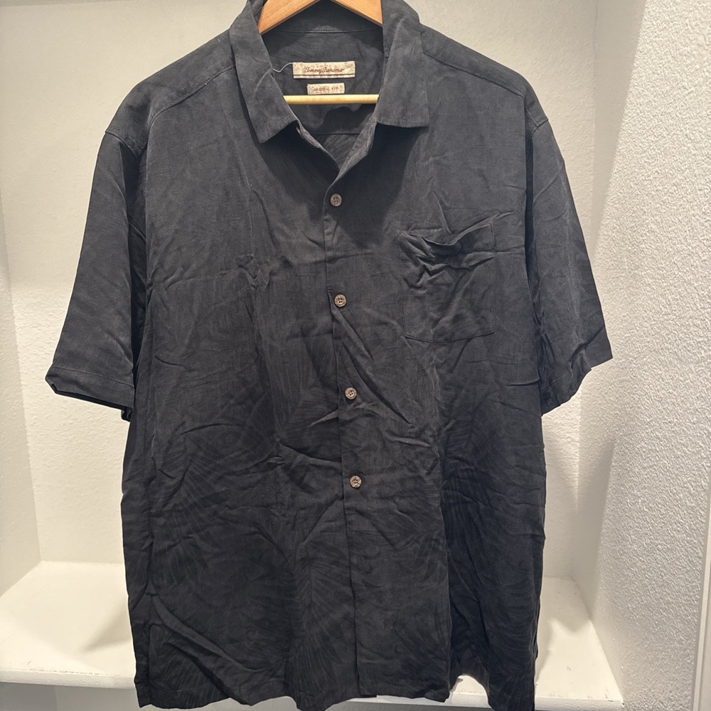 Tommy Bahama Shirt Mens XL 100% Silk Floral Cruise Resort Hawaiian Black